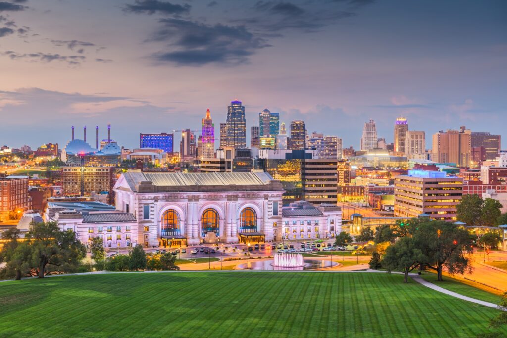 Kansas City, Missouri, USA downtown skyline featuring Union Station, symbolizing local dental marketing expertise by Clear to Launch Dental Marketing.